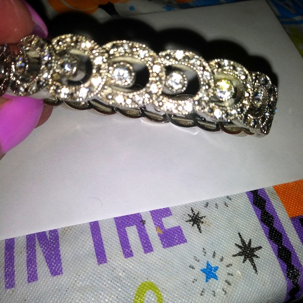 New stretch bracelet nice bling great gift